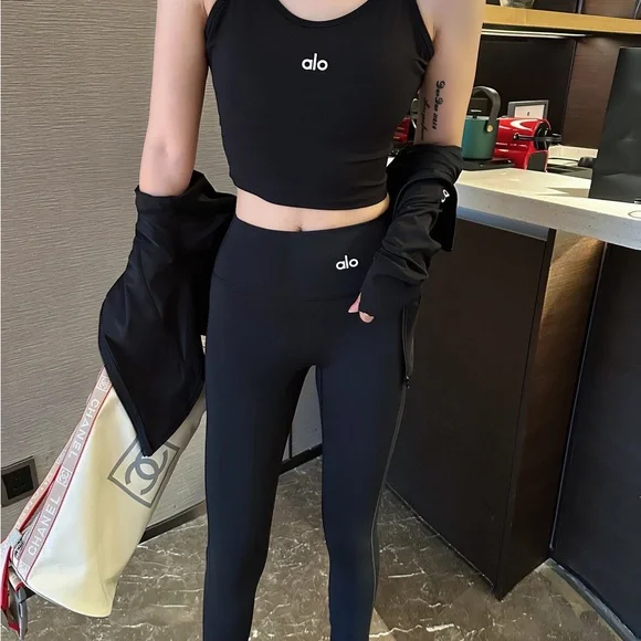 ALO Yoga Black Workout Ensemble Activewear Set